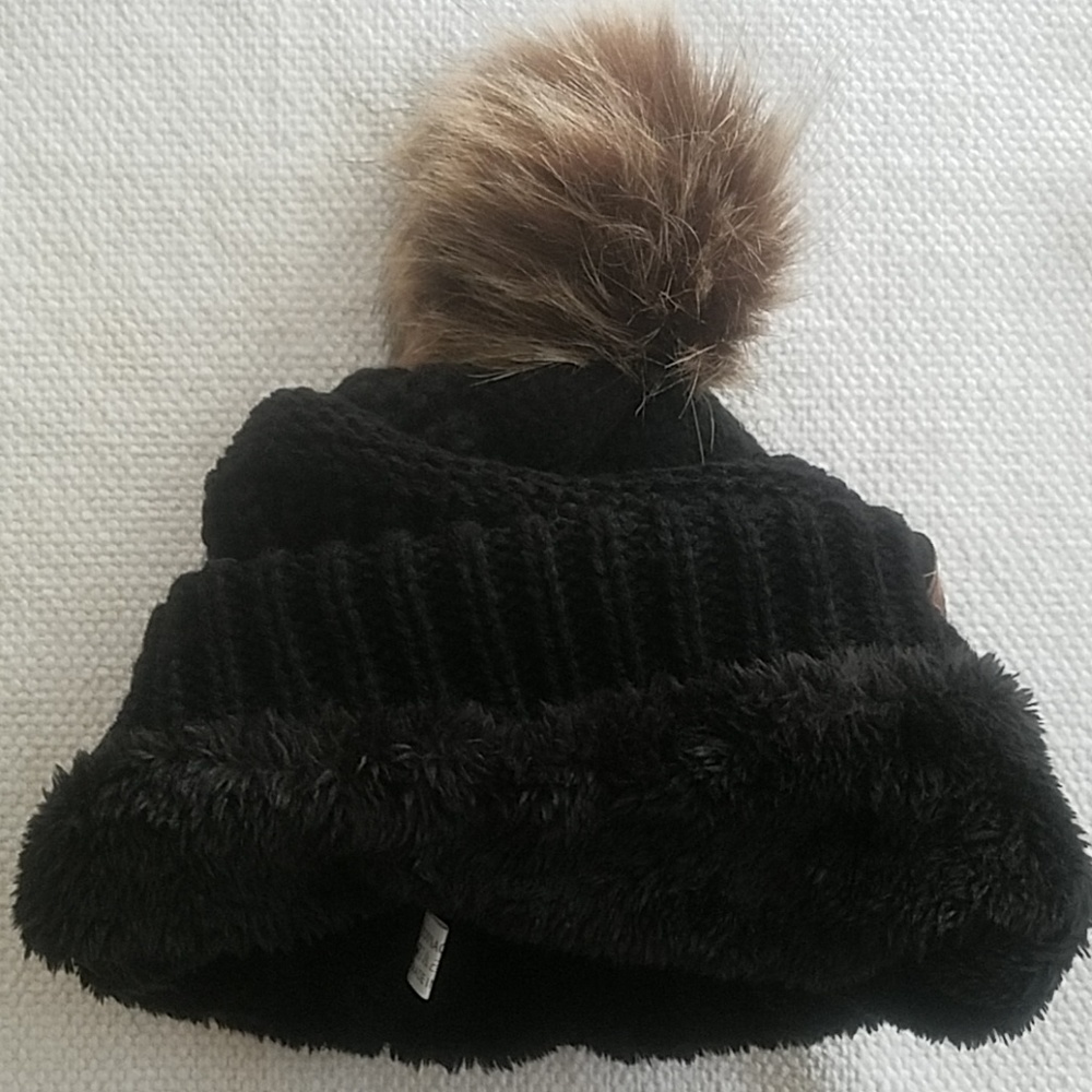 Fleece lined cable knit faux fur Pom beanie hat - Picture 2 of 2